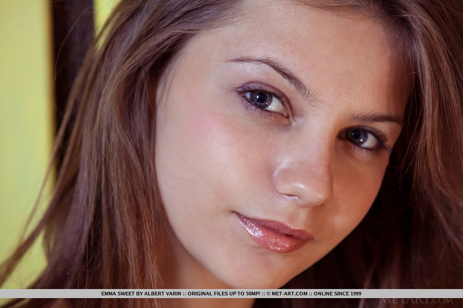 Naked brunette with small breast and pink v - XXX Dessert - Picture 18