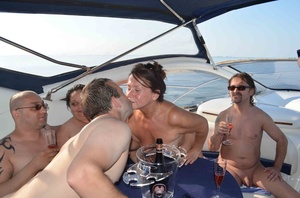 Granny is celebrating her birthday on the yacht in the middle on sea with her old naked friends - Picture 8
