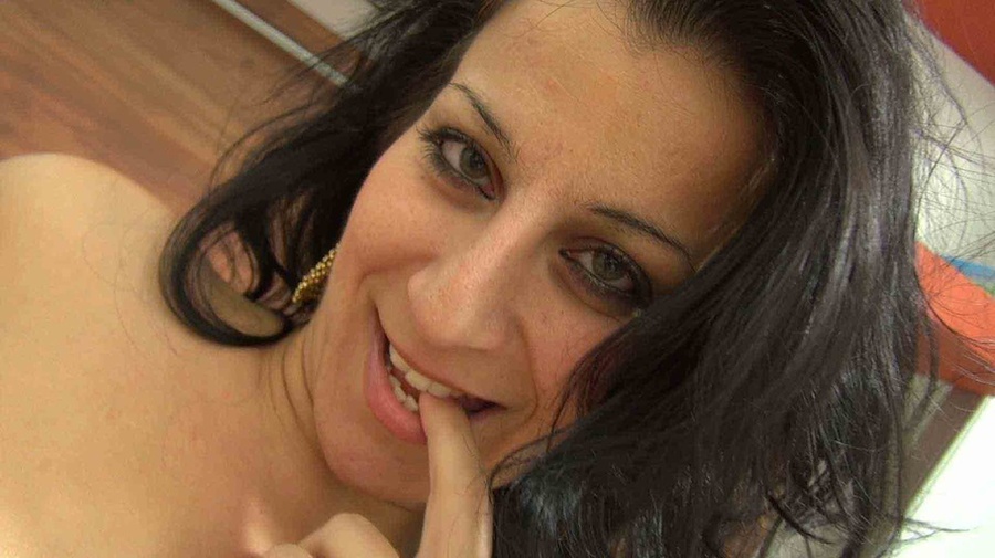 Mature babe with hazel eyes wearing a pair of designer golden earrings gets fucked on the bed - XXXonXXX - Pic 4
