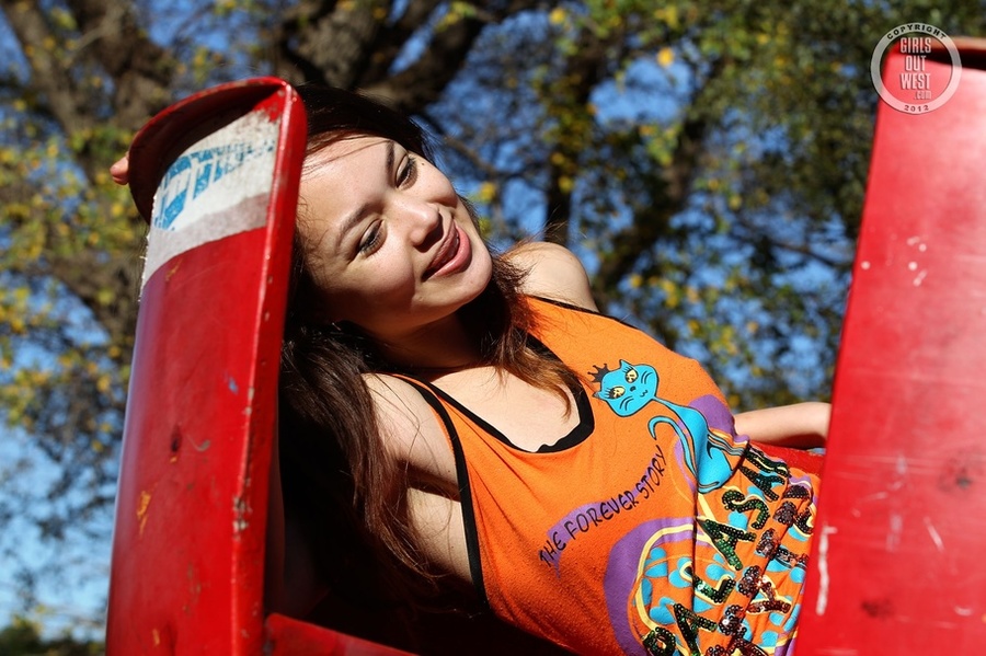 Cute babe shows her juicy boobs and lusty p - XXX Dessert - Picture 12