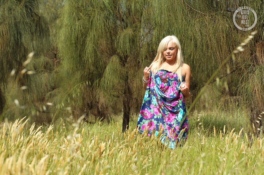 Blonde bombshell strips off her multi colored floral blouse and reveals her indulging boobs and smoking hot body before she fingers her crack in multiple positions on a grass field. - XXXonXXX - Pic 2