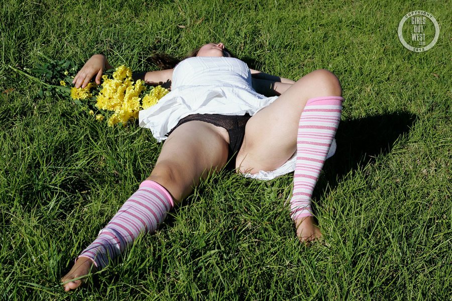 Foxy babe peels off her white dress and teases with her banging body on a grass field before she pulls down her black panty and expose her sweet crack then pulls down her purple bra and reveals her juicy boobs in different poses wearing her pink and white socks. - XXXonXXX - Pic 6
