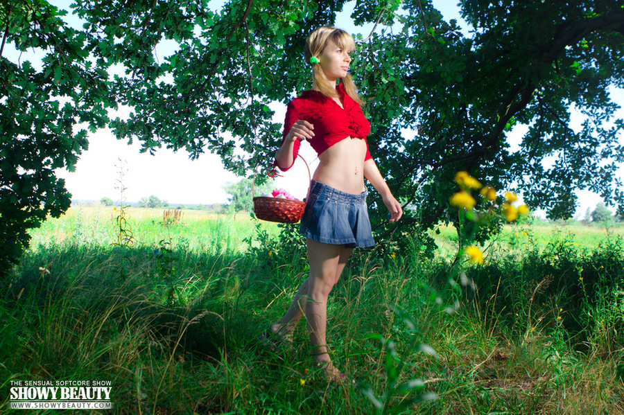 Steaming hot chick in red shirt, jeans skir - XXX Dessert - Picture 1