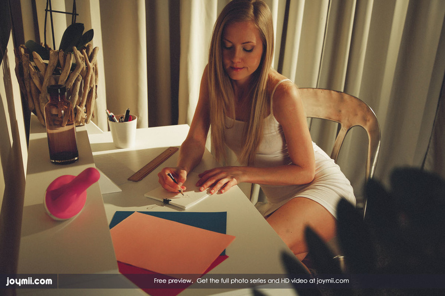 Foxy blonde rubs her juicy pussy while she  - XXX Dessert - Picture 1