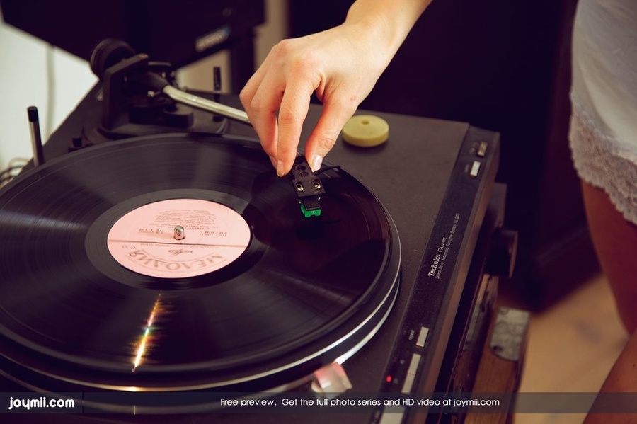 Blonde hottie seduces her stud boyfriend as - XXX Dessert - Picture 2