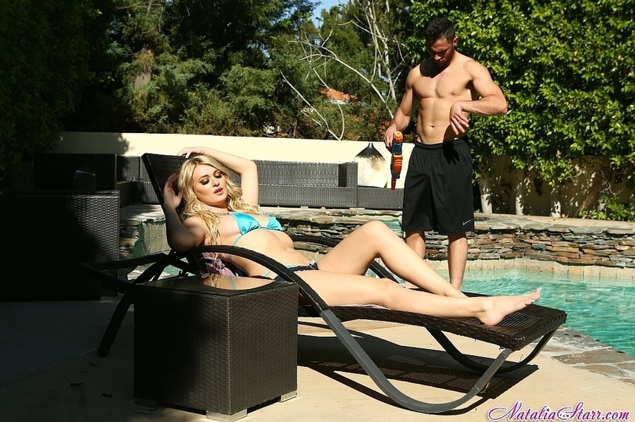 Blue bikini blonde gets sprayed with a wate - XXX Dessert - Picture 1