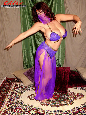 Busty brunette belly dance slowly taking - Picture 3