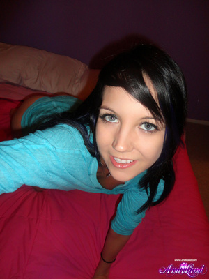 All blue brunette showing off her tanned - XXX Dessert - Picture 8
