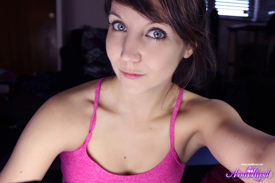 Brunette with perky tits doing downwards do - XXX Dessert - Picture 12