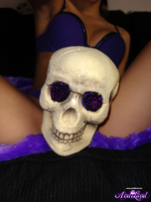 Sexy brunette witch shows this skull a good time - XXXonXXX - Pic 9
