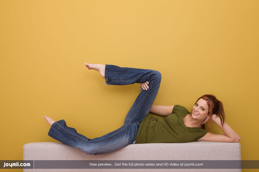 Luscious redhead pose she banging body in g - XXX Dessert - Picture 2