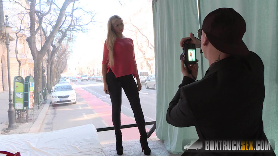 Luscious hottie takes off her red blouse, b - XXX Dessert - Picture 2