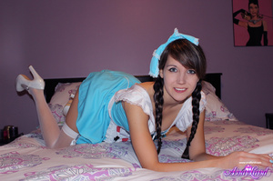 Exciting brunette wearing milk maid cost - Picture 1