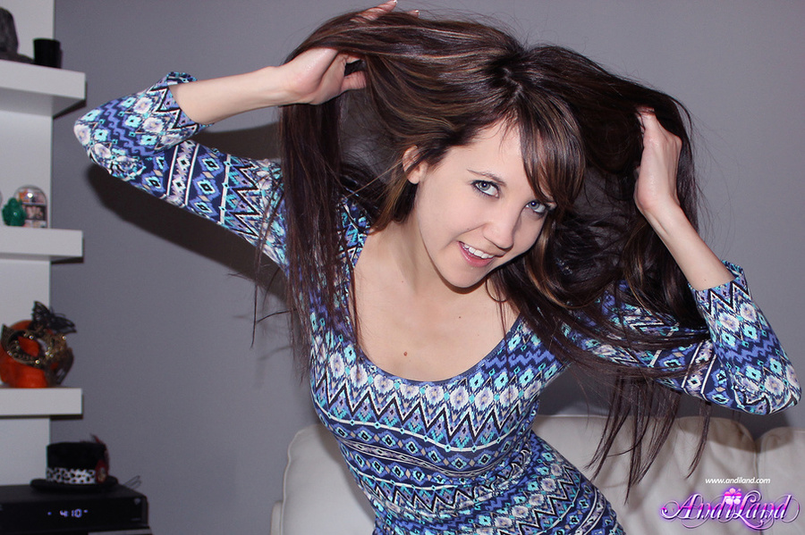 Slim and tall brunette wearing blue printed - XXX Dessert - Picture 5