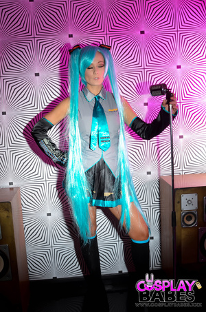 Blue hair in pigtails, she sings and pos - XXX Dessert - Picture 12