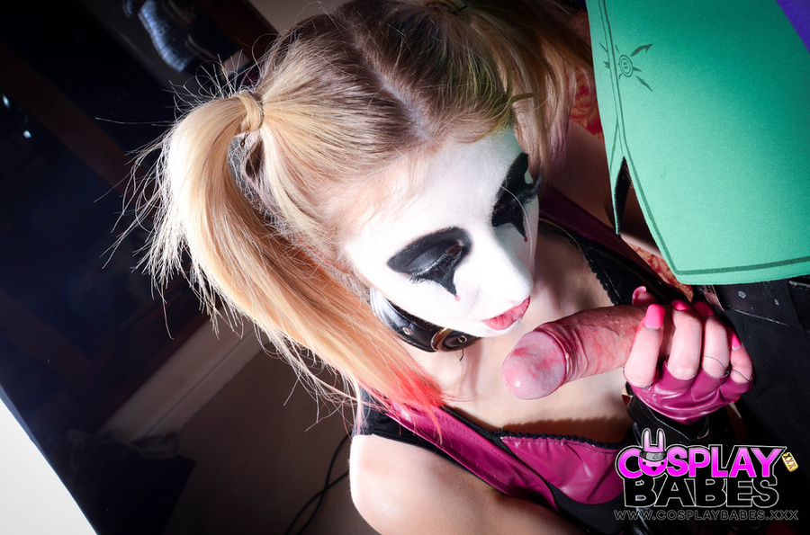 The joker gets a chance to pound harly quin - XXX Dessert - Picture 4