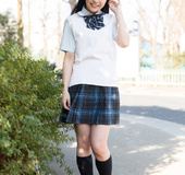 Japanese schoolgirl raises up her miniskirt just to masturbate