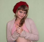 Hot blonde shows her pussy outdoors, at night