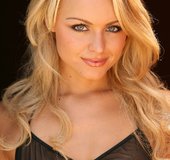Sexy shaped blonde with pierced belly looks so hot while teasing outdoors