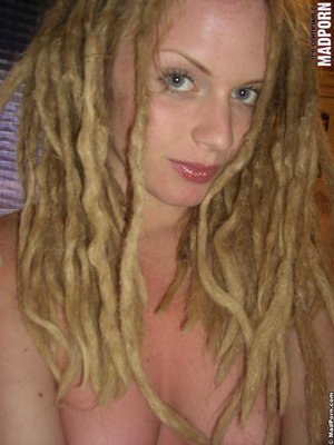 Cute Caucasian chick in dreadlocks spreads her pink and shaved pussy. - XXXonXXX - Pic 2