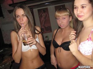 Lesbian party girls got relaxed and strips to get themselves laid. - Picture 14
