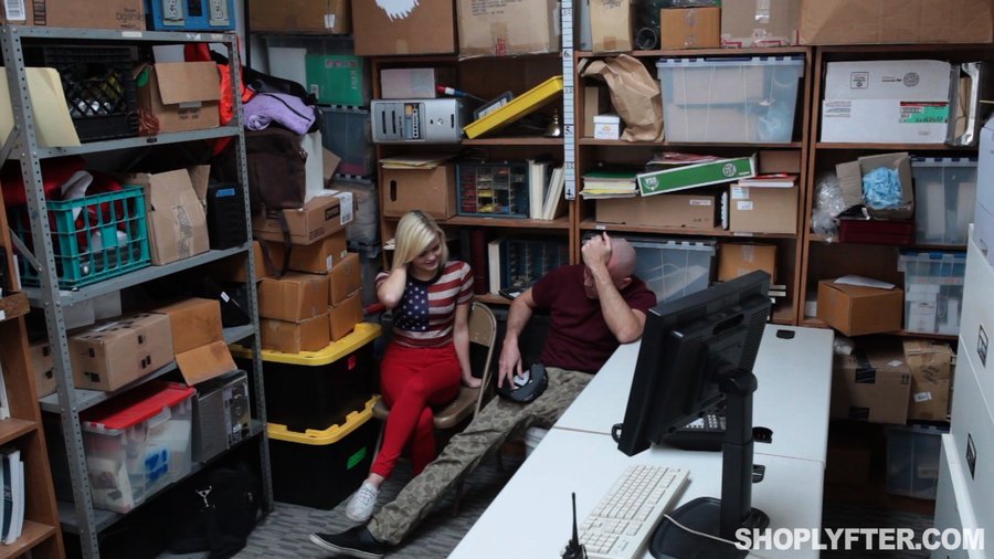 Clean backroom fuck - XXX Dessert - Picture 5