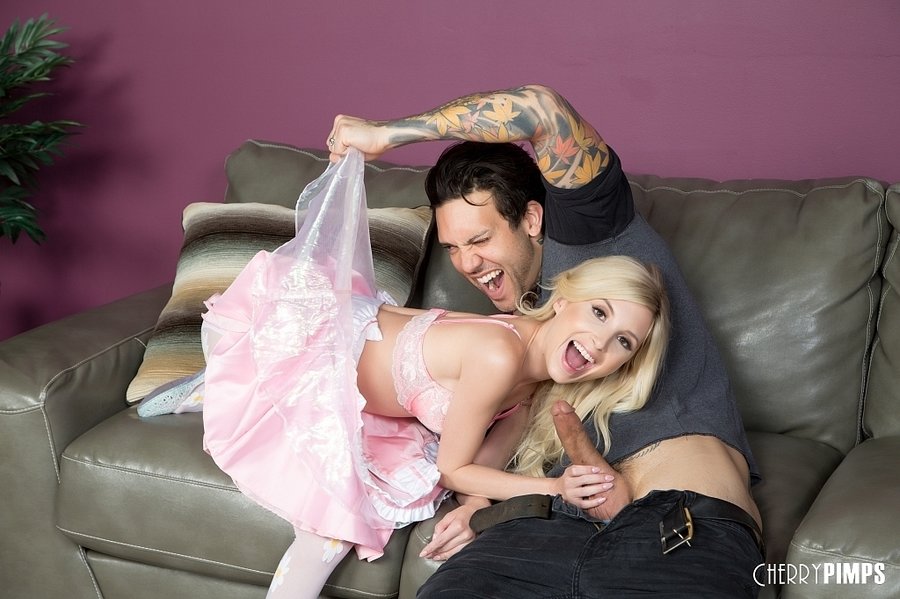 Hardcore petite blonde - XXX Dessert - Picture 3