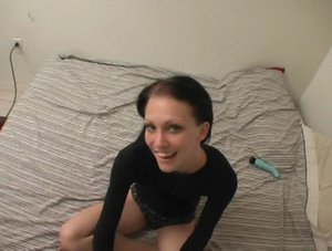 Provocative bimbo is wearing sexy black tight shirt while sucking and screwing - Picture 1
