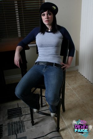 Cute big ass tight jeans - Picture 1