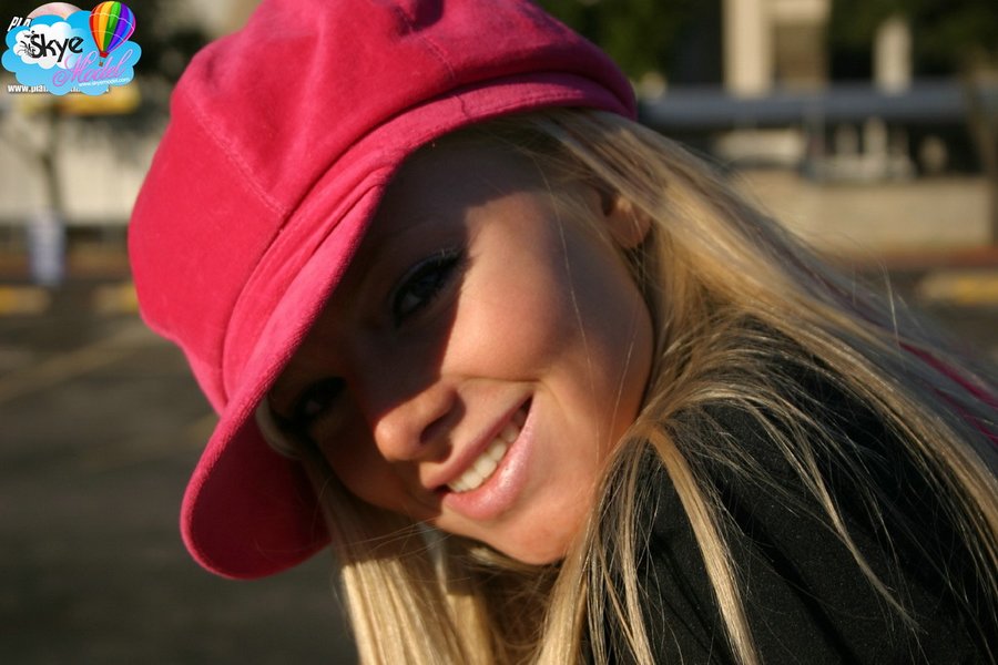 Blonde teen perfect ass - XXX Dessert - Picture 3