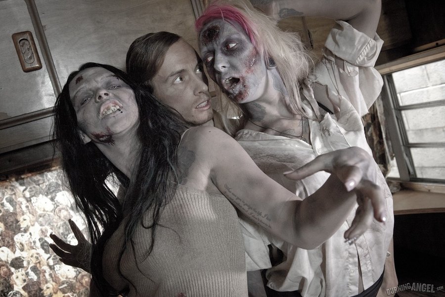 Petite tongue fetish - XXX Dessert - Picture 4