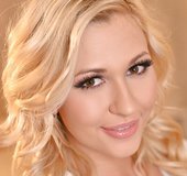 Juicy blonde euro babe