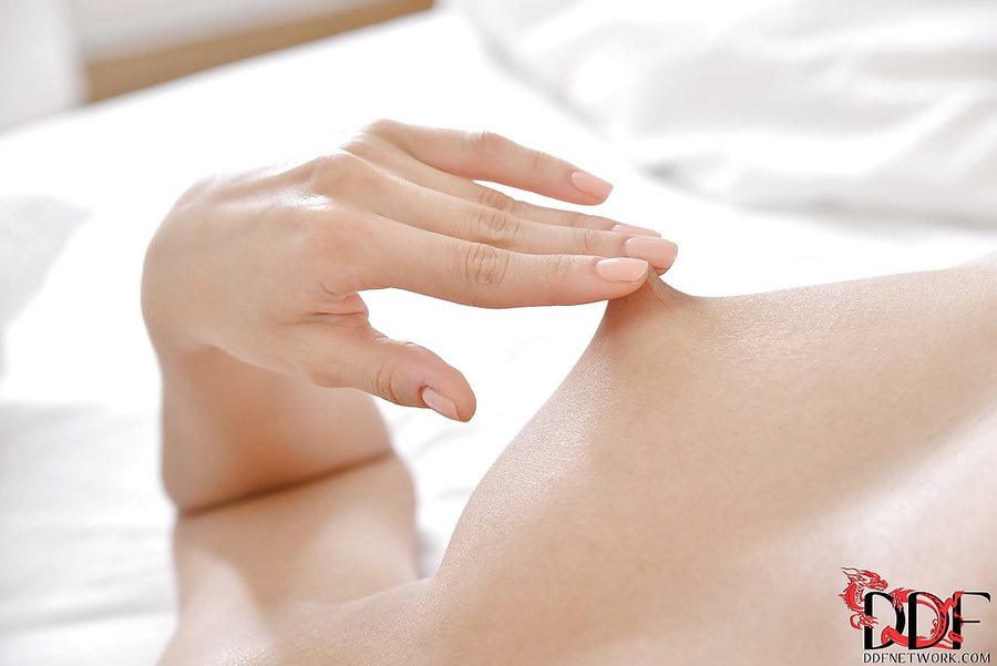 Nude pink pussy close up - XXXonXXX - Pic 5