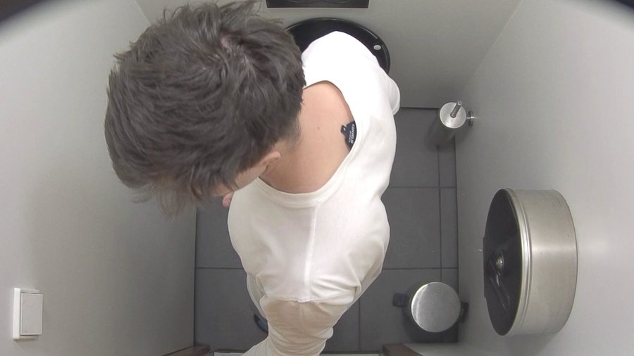 Toilet hidden camera - XXXonXXX - Pic 2