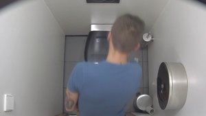 Toilet hidden camera gay - Picture 1