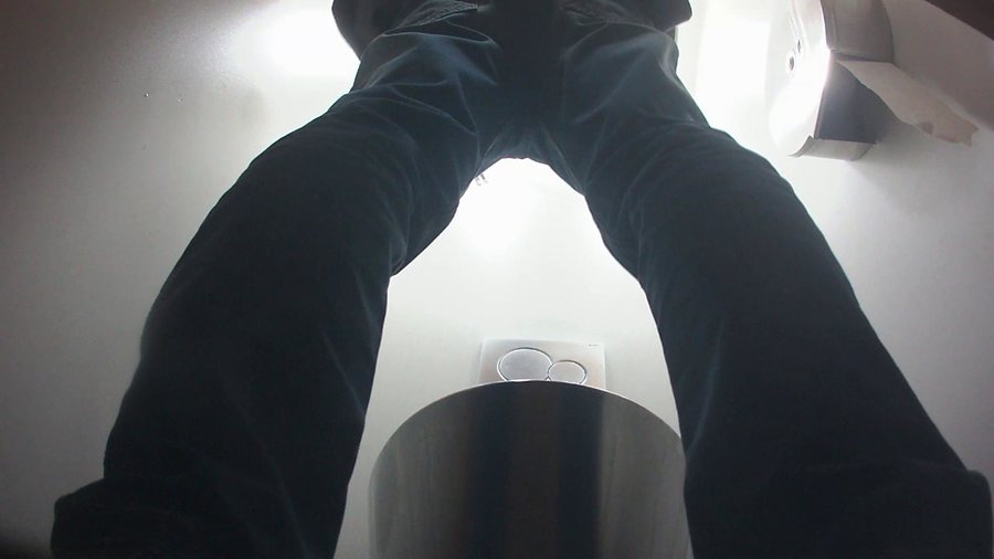 Toilet voyeur - XXXonXXX - Pic 3