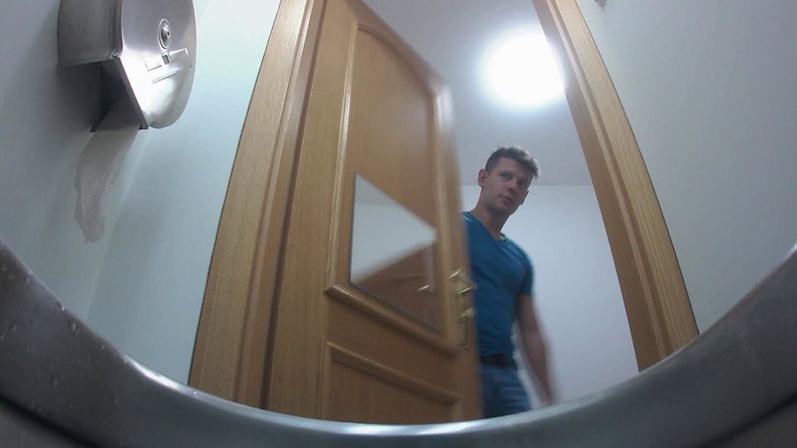 Pissing guy - XXXonXXX - Pic 1