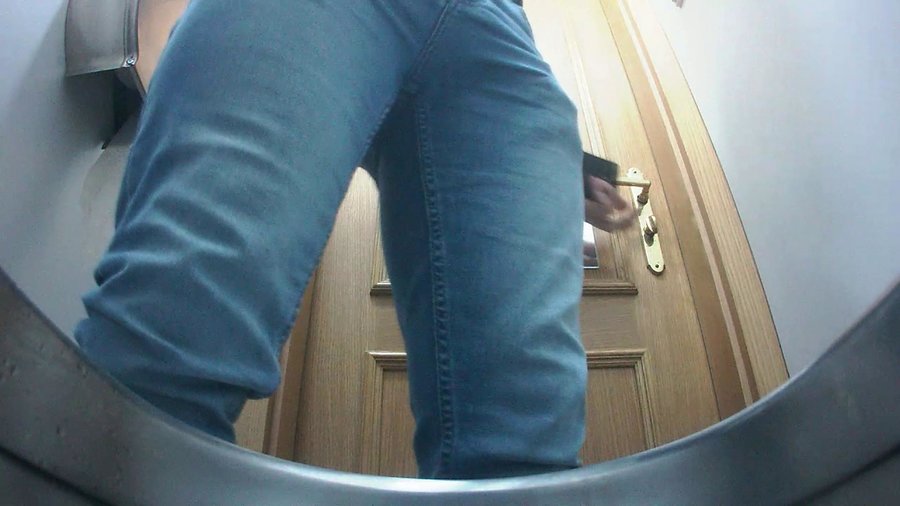 Pissing guy - XXXonXXX - Pic 2