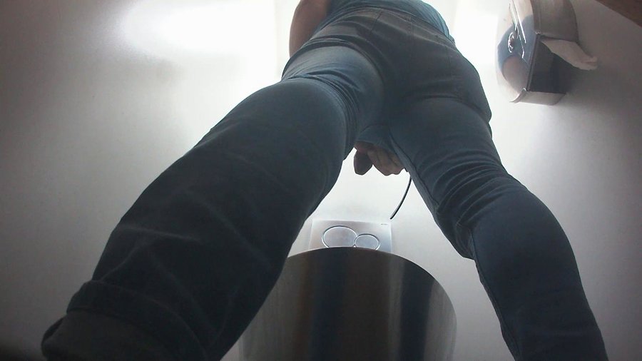 Pissing guy - XXXonXXX - Pic 4