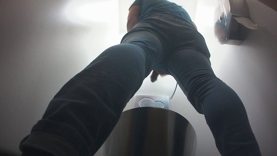 Pissing guy - XXXonXXX - Pic 6