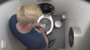 Blonde gay - Picture 6