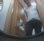 Guys pee