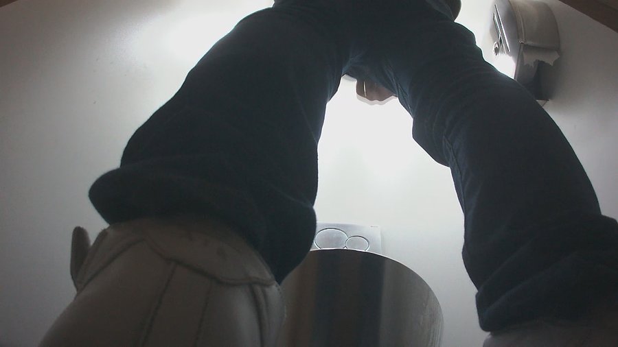 Gay czech toilet - XXXonXXX - Pic 3