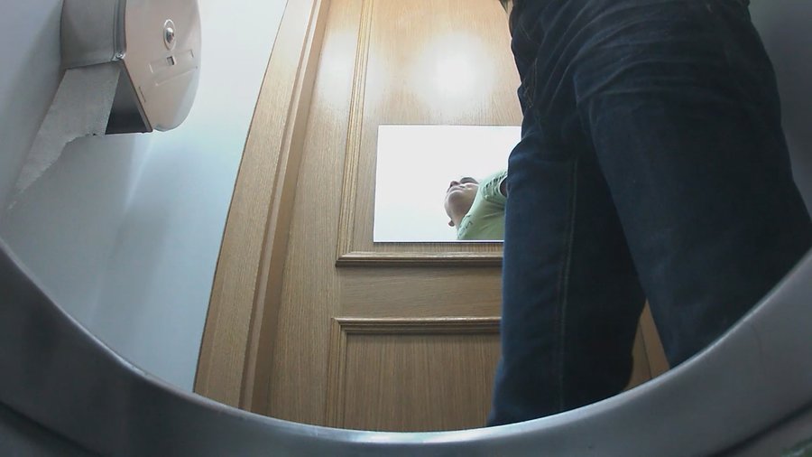 Handsome gay toilet - XXXonXXX - Pic 2