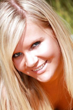 Teen stripping dildo - XXX Dessert - Picture 1