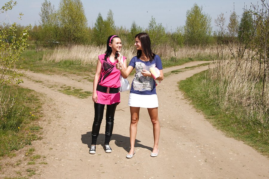 Brunette hot teen lesbians - XXX Dessert - Picture 1