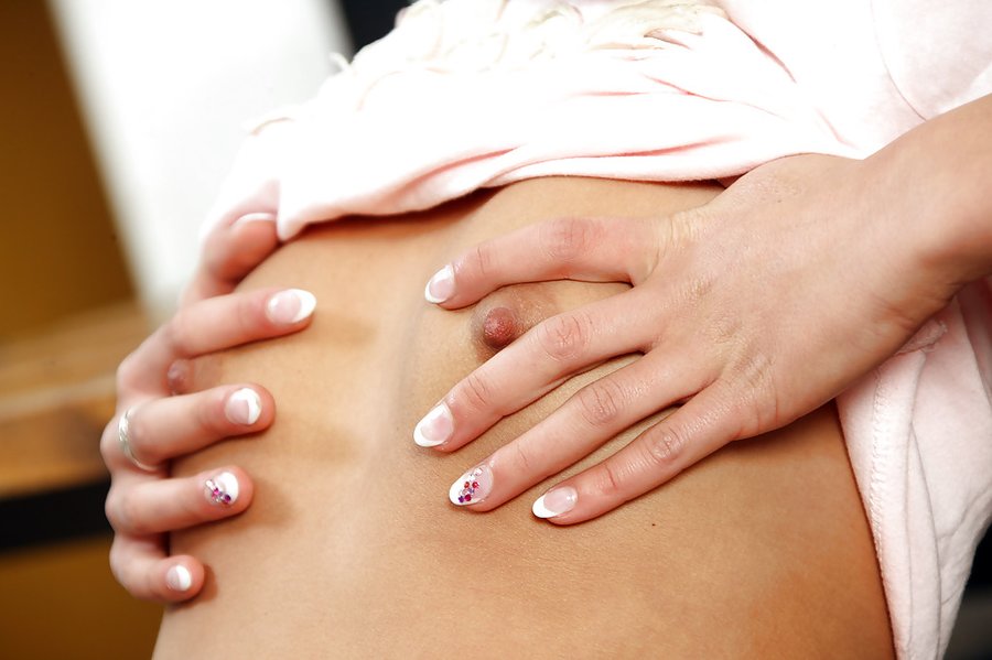 Tiny tits locker room - XXX Dessert - Picture 7