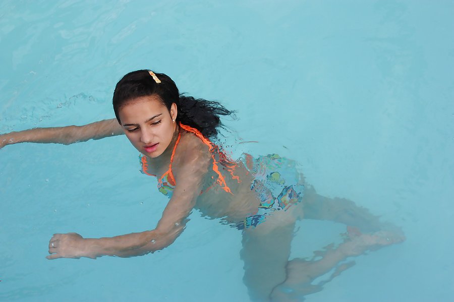 Horny swimming pool - XXX Dessert - Picture 4
