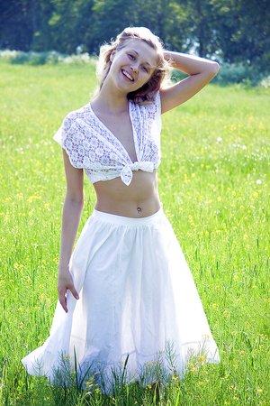 British flexible masturbation - XXXonXXX - Pic 1