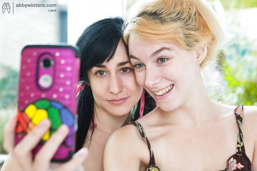 Coed brunette lesbian - XXX Dessert - Picture 1